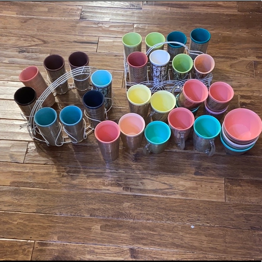 Vintagem tumblers, mugs, and bowls